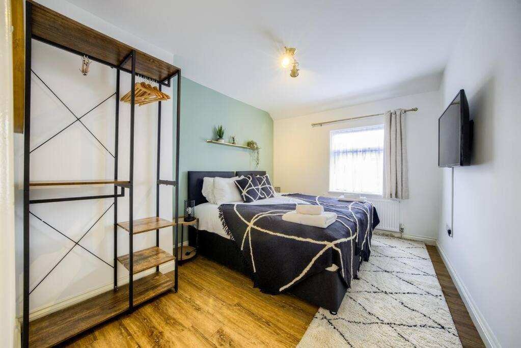 Low Rate For A 4-Bedroom House In Coventry With Free Unlimited Wi-Fi 2 Car Parking 53 Qmc Eksteriør bilde